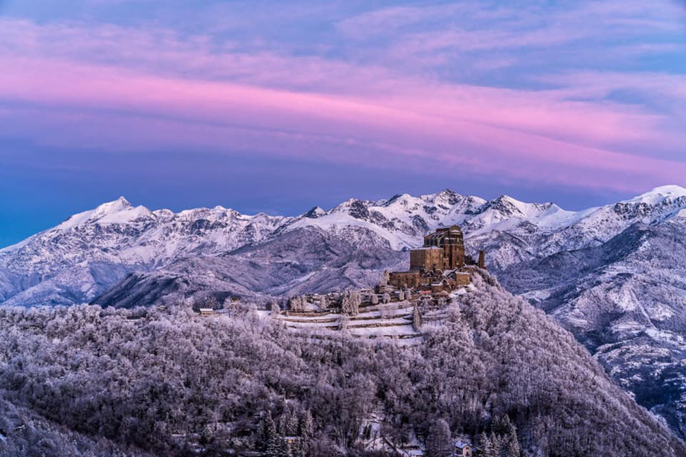 La Sacra di San Michele dal sentiero dei Principi in versione invernale (Giampaolo Gigli)